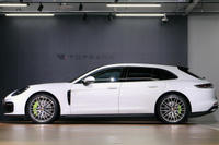 2021 Porsche PANAMERA 