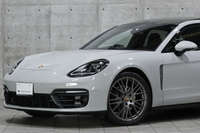 2023 Porsche PANAMERA null