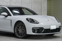 2023 Porsche PANAMERA null