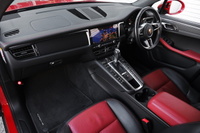 2020 Porsche MACAN null