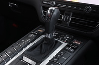 2020 Porsche MACAN null