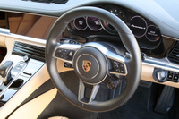 2019 Porsche PANAMERA 