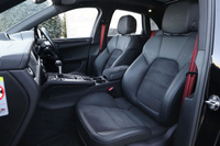 2020 Porsche MACAN null