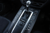 2020 Porsche MACAN null