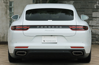 2018 Porsche PANAMERA 
