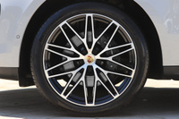 2024 Porsche MACAN null