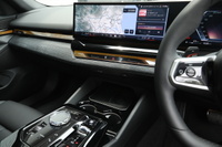 2025 BMW 5 SERIES null