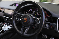 2019 Porsche CAYENNE null