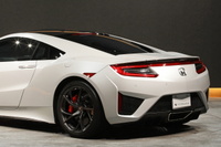 2017 Honda NSX NC1 Carbon-ceramic brakes, Alcantara seats, Carbon Roof