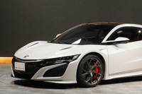 2017 Honda NSX NC1 Carbon-ceramic brakes, Alcantara seats, Carbon Roof