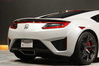 2017 Honda NSX NC1 Carbon-ceramic brakes, Alcantara seats, Carbon Roof
