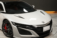 2017 Honda NSX NC1 Carbon-ceramic brakes, Alcantara seats, Carbon Roof