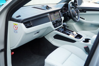 2024 Porsche MACAN null