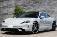 2022 Porsche Taycan null