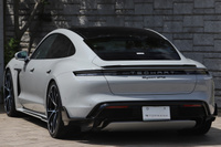 2022 Porsche Taycan null