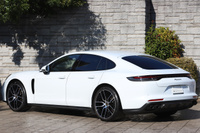 2021 Porsche PANAMERA 