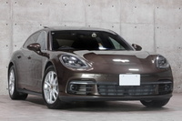 2019 Porsche PANAMERA null