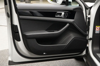 2019 Porsche PANAMERA null