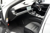 2019 Porsche PANAMERA null