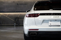 2019 Porsche PANAMERA null
