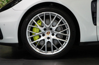 2019 Porsche PANAMERA null