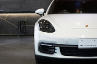 2019 Porsche PANAMERA null