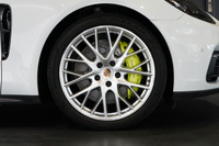 2019 Porsche PANAMERA null