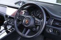 2023 Porsche MACAN null