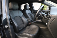 2022 Porsche MACAN null