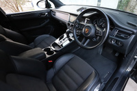 2022 Porsche MACAN null