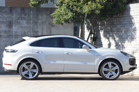 2021 Porsche CAYENNE null