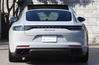 2022 Porsche PANAMERA null