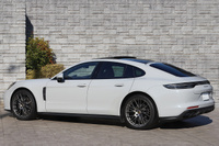 2022 Porsche PANAMERA null