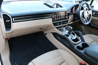 2022 Porsche CAYENNE 