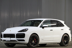2022 Porsche CAYENNE