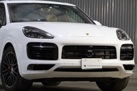2022 Porsche CAYENNE 