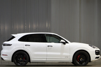 2022 Porsche CAYENNE 