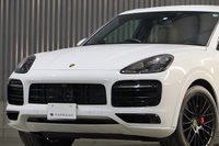2022 Porsche CAYENNE 