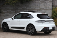 2025 Porsche MACAN 