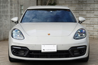 2023 Porsche PANAMERA null