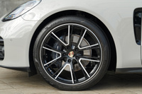 2023 Porsche PANAMERA null