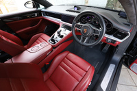 2018 Porsche PANAMERA 