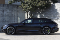 2018 Porsche PANAMERA 