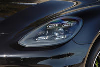 2018 Porsche PANAMERA 