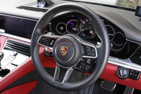 2018 Porsche PANAMERA 