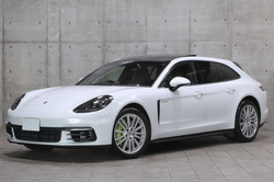 2018 Porsche PANAMERA