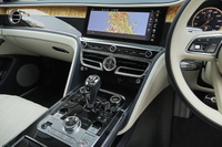 2022 Bentley FLYING SPUR null