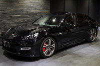 2013 Porsche PANAMERA null