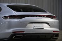 2021 Porsche PANAMERA 