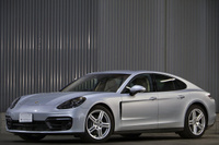 2021 Porsche PANAMERA 